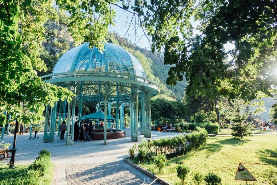 Vaniko'S Guesthouse Боржоми Экстерьер фото